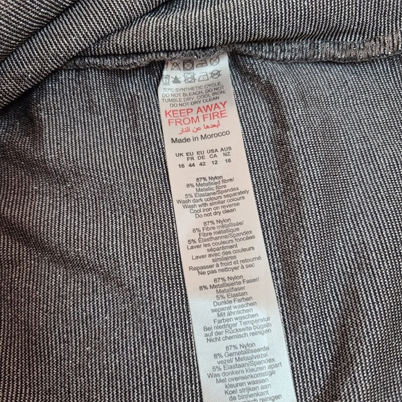 PrettyLittleThing Extreme Plunge Silver Sequin Party Dress Size 12 - Picture 7 of 9